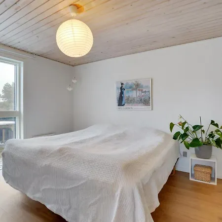 Holiday home Reiko