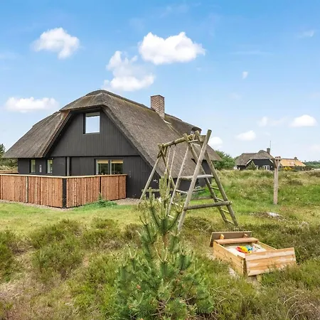 Reiko - 1-5km From The Sea By Interhome *